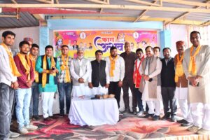 दिखावे की परम्पराएं समाज को आर्थिक रूप से कमजोर करती हैं -राष्ट्रीय अध्यक्ष अभा यादव महासभा की प्रदेश स्तरीय कार्यकारिणी की बैठक आयोजित समाजजनों ने सामूहिक रूप से मनाया फाग महोत्सव, खेली फूलों से होली