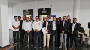 अपनी कार्यशैली को लेकर अक्सर चर्चित रहने वाले सुसनेर एसडीएम सर्वेश यादव के खिलाफ अब अभिभाषक संघ ने खोला मोर्चा, कोर्ट बहिष्कार का निर्णय। मुख्यमंत्री के नाम कलेक्टर को दिया ज्ञापन। पहले भी मां बगलामुखी मंदिर में पंडितों के आंदोलन के बाद प्रशासक पद से हटाया गया है एसडीएम को