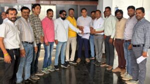 स्वतंत्र पत्रकारिता पर दबाव बर्दाश्त नहीं, आगर मालवा में पत्रकारों ने प्रधानमंत्री के नाम सौंपा ज्ञापन, जर्नलिस्ट्स यूनियन ऑफ मध्यप्रदेश (JUMP) के बैनर तले कलेक्टर कार्यालय पहुंचे पत्रकार, पत्रकार सुरक्षा कानून लागू करने की मांग